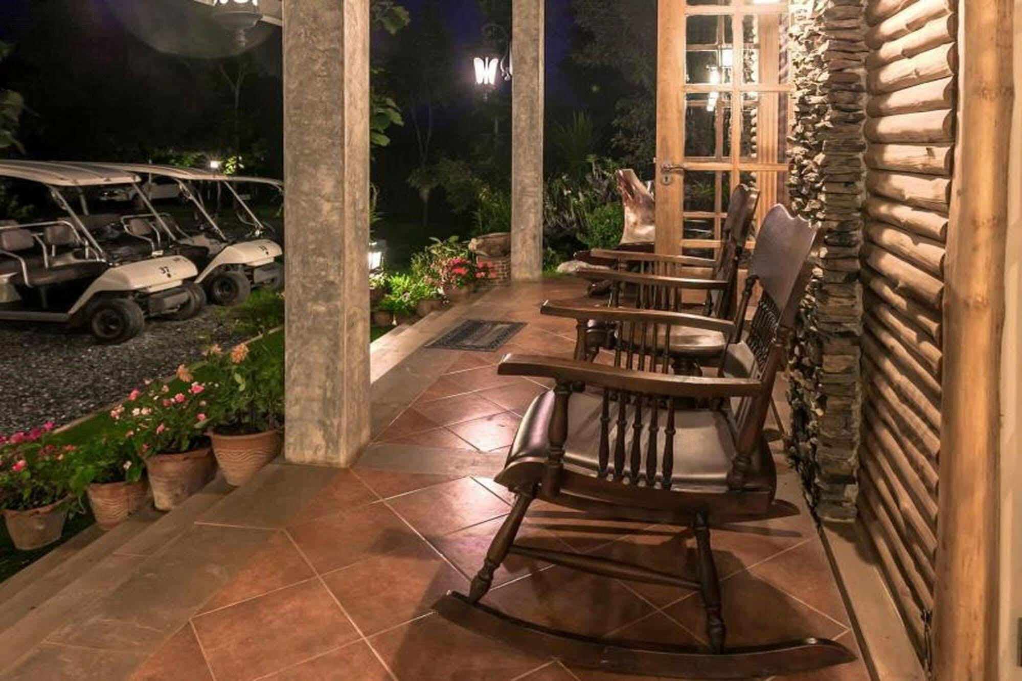 Phukumhom Khao Yai Otel Wangkata Dış mekan fotoğraf
