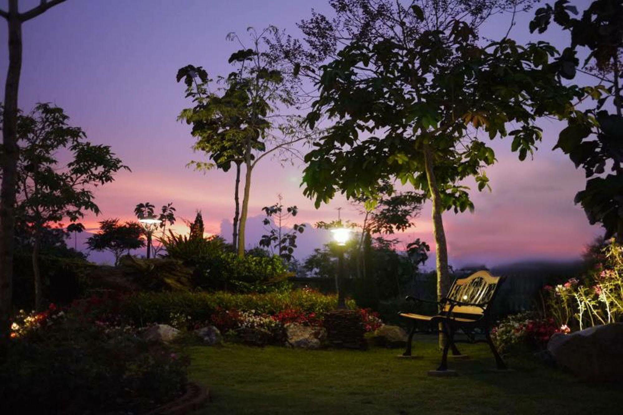 Phukumhom Khao Yai Otel Wangkata Dış mekan fotoğraf
